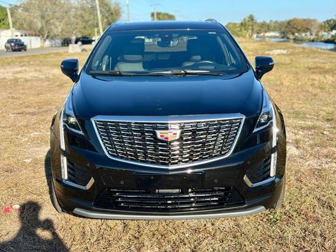 Used 2023 Cadillac XT5 Premium Luxury w/ Technology Package image 2