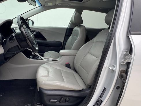 Used 2017 Kia Niro Touring w/ Advanced Technology Package image 42