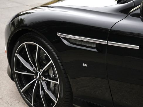 Used 2016 Aston Martin DB9 GT image 9