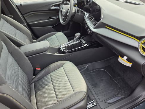 New 2026 Chevrolet Trax LT FWD image 9