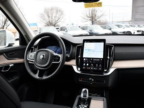 Certified 2025 Volvo XC90 B6 Plus image 17