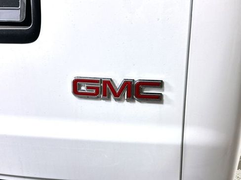 New 2025 GMC Savana 3500 w/ Driver Convenience Package image 28