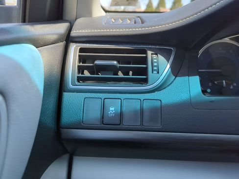 Used 2015 Toyota Camry XLE w/ Convenience Package image 31