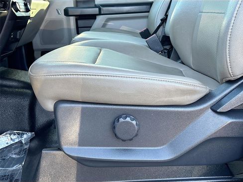 Used 2022 Ford F250 XL w/ Power Equipment Group image 18