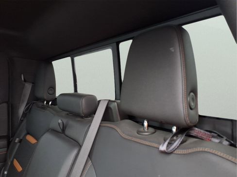 Used 2022 GMC Sierra 1500 AT4 w/ AT4 Premium Package image 14