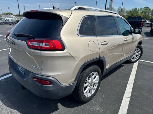 Used 2014 Jeep Cherokee Latitude w/ Comfort/Convenience Group image 6
