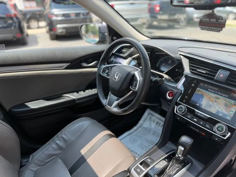 Used 2017 Honda Civic Touring image 14