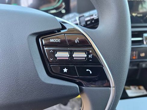 New 2026 Kia Niro LX FWD image 12