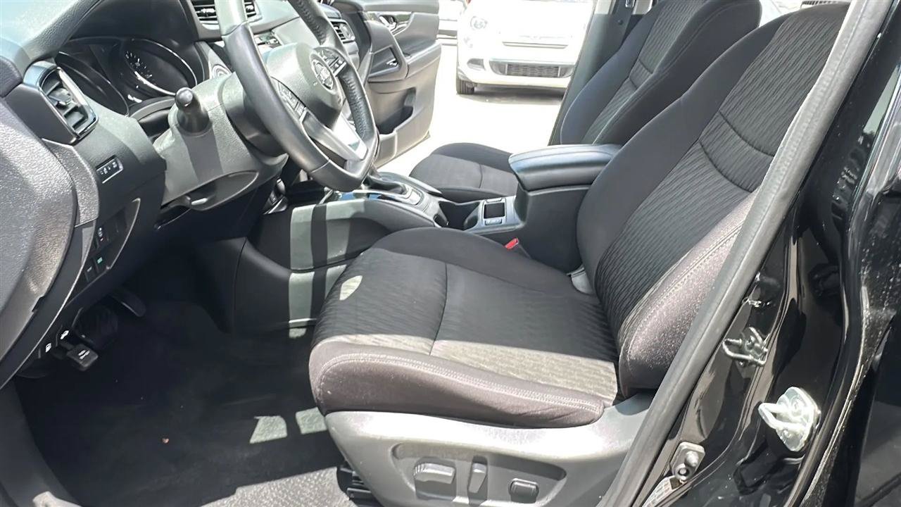 Used 2017 Nissan Rogue SV w/ Midnight Edition FWD image 20