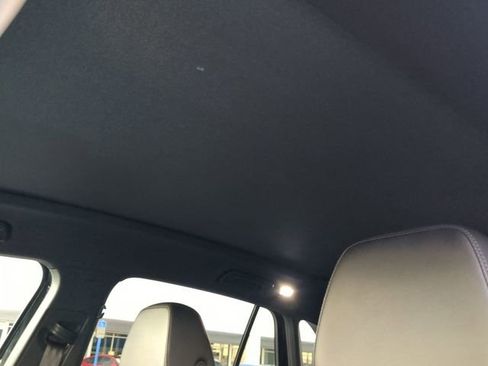 Certified 2021 Volkswagen ID.4 Pro S w/ Gradient Package image 21