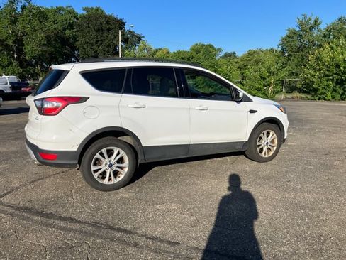 Used 2018 Ford Escape SE AWD/4WD image 5