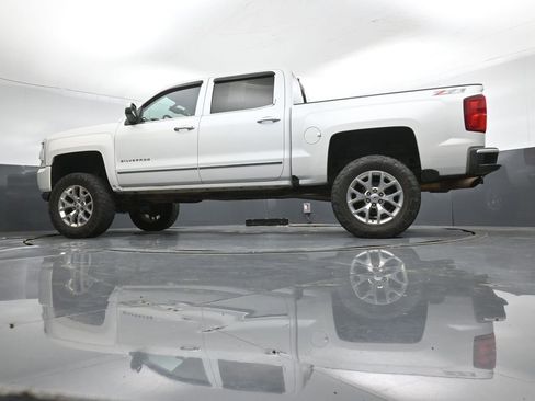 Used 2017 Chevrolet Silverado 1500 LTZ Z71 w/ LTZ Plus Package AWD/4WD image 39