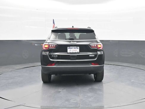 Used 2024 Jeep Compass Latitude AWD/4WD image 6