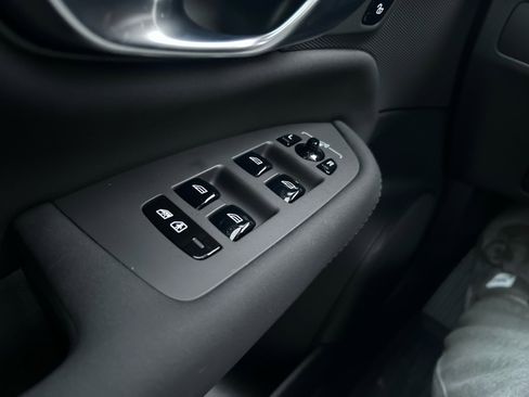 Used 2026 Volvo XC90 B6 Ultra w/ Lounge Package image 23