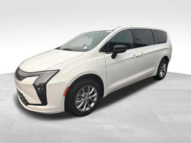 New 2027 Chrysler Pacifica Select AWD/4WD image 3