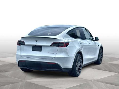Used 2023 Tesla Model Y Performance AWD/4WD image 8
