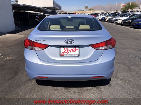 Used 2013 Hyundai Elantra GLS w/ Preferred Pkg FWD image 4