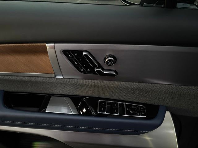 Certified 2026 Cadillac Vistiq Premium Luxury AWD/4WD image 14