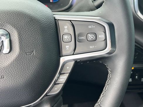 Used 2025 RAM 3500 Laramie AWD/4WD image 30