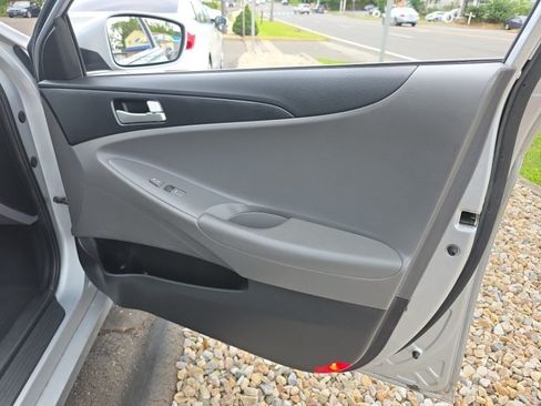 Used 2011 Hyundai Sonata GLS FWD image 11
