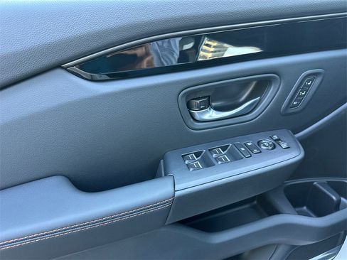 New 2025 Honda Pilot TrailSport image 38