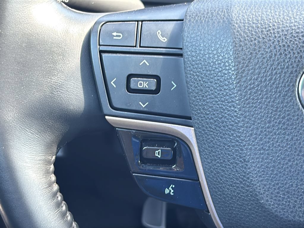 Used 2023 Toyota Crown AWD/4WD image 26