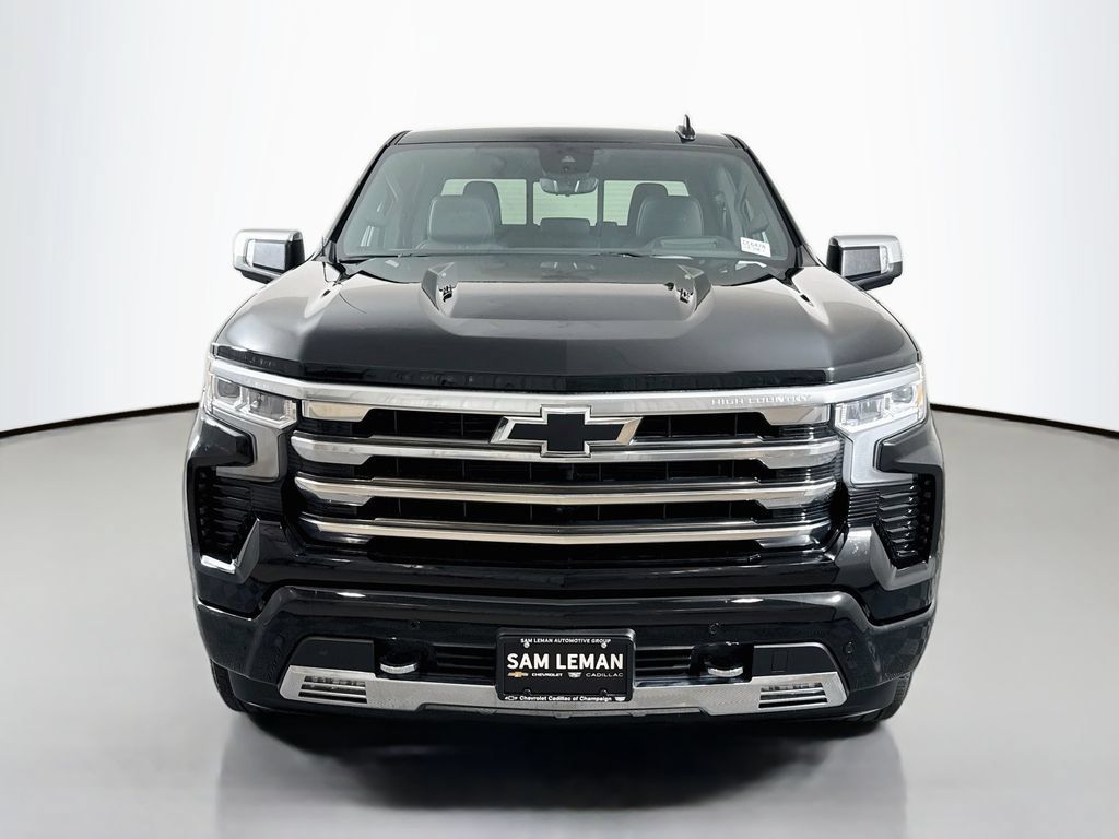 Used 2024 Chevrolet Silverado 1500 High Country w/ Technology Package AWD/4WD image 2