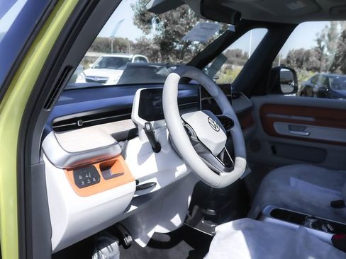 New 2025 Volkswagen ID. Buzz Pro S Plus image 18