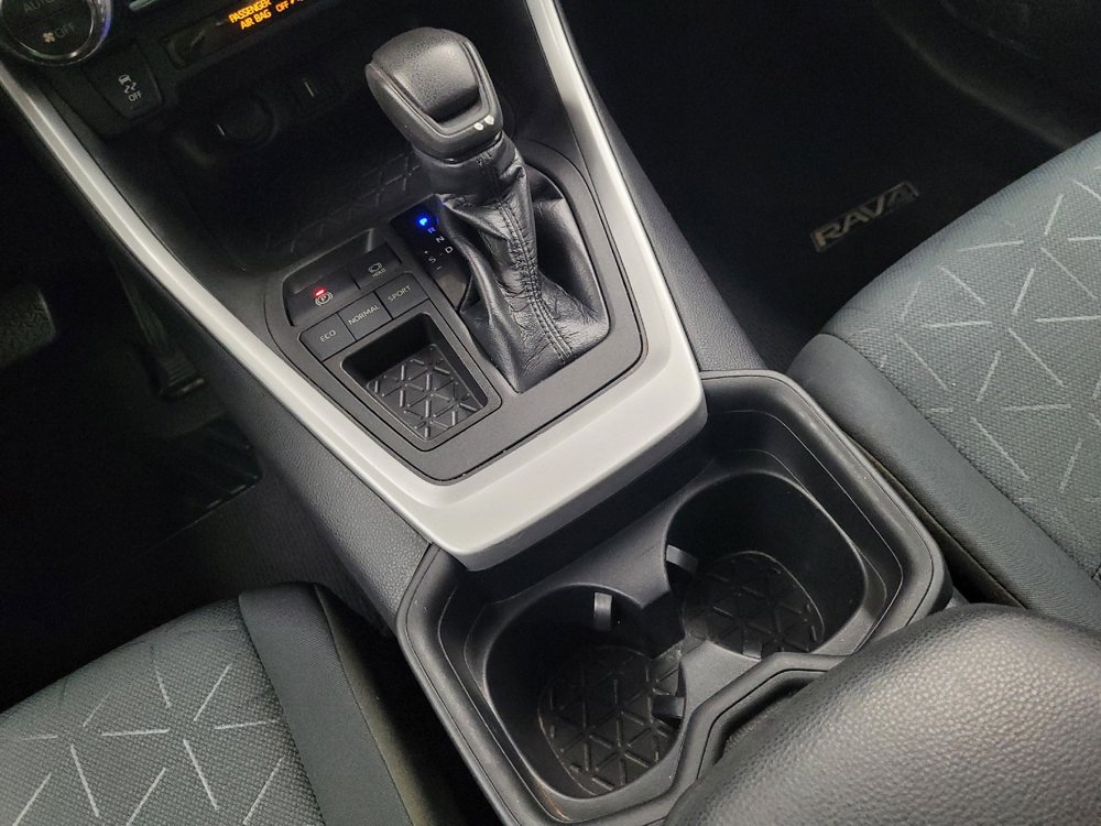 Used 2021 Toyota RAV4 XLE w/ Convenience Package FWD image 26