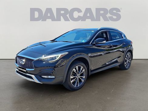 Used 2018 INFINITI QX30 Premium w/ Navigation Package AWD/4WD image 3