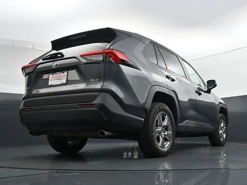 Used 2022 Toyota RAV4 XLE AWD/4WD image 36