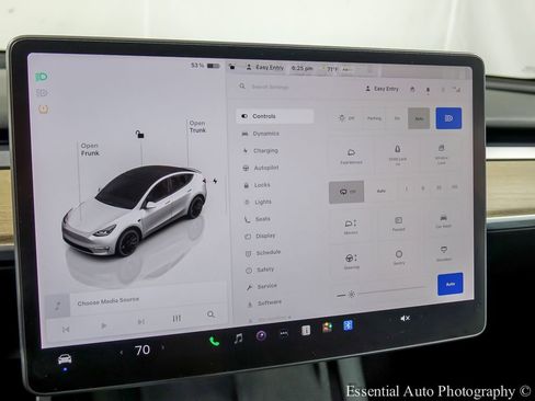 Used 2022 Tesla Model Y Performance image 15