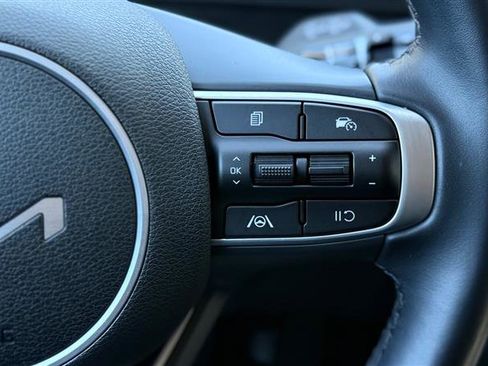 Used 2024 Kia Sportage EX image 19