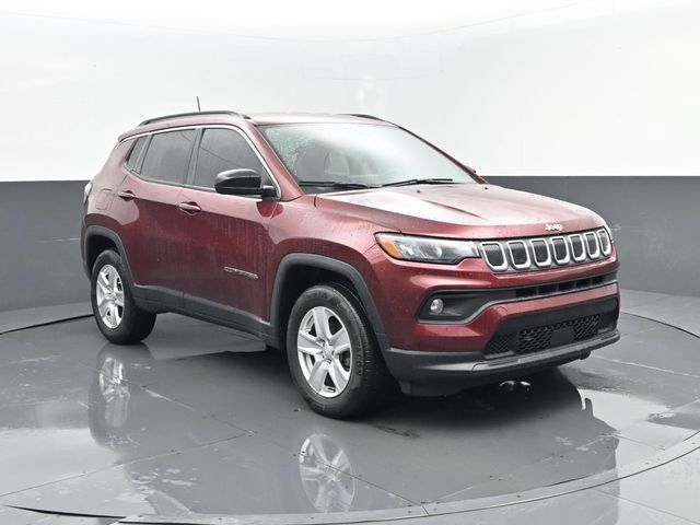 Used 2022 Jeep Compass Latitude AWD/4WD image 3