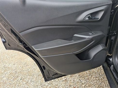 New 2026 Chevrolet Trax RS w/ Sunroof Package image 22