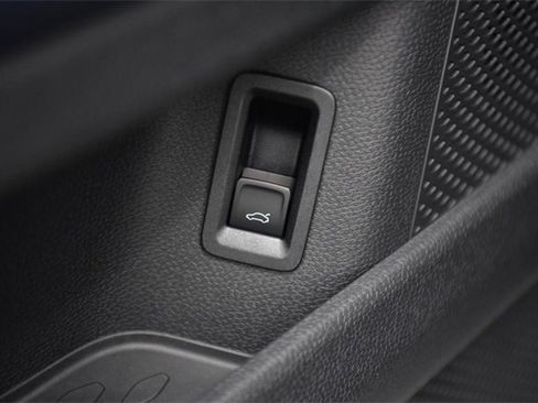 New 2025 Volkswagen ID. Buzz Pro S image 10