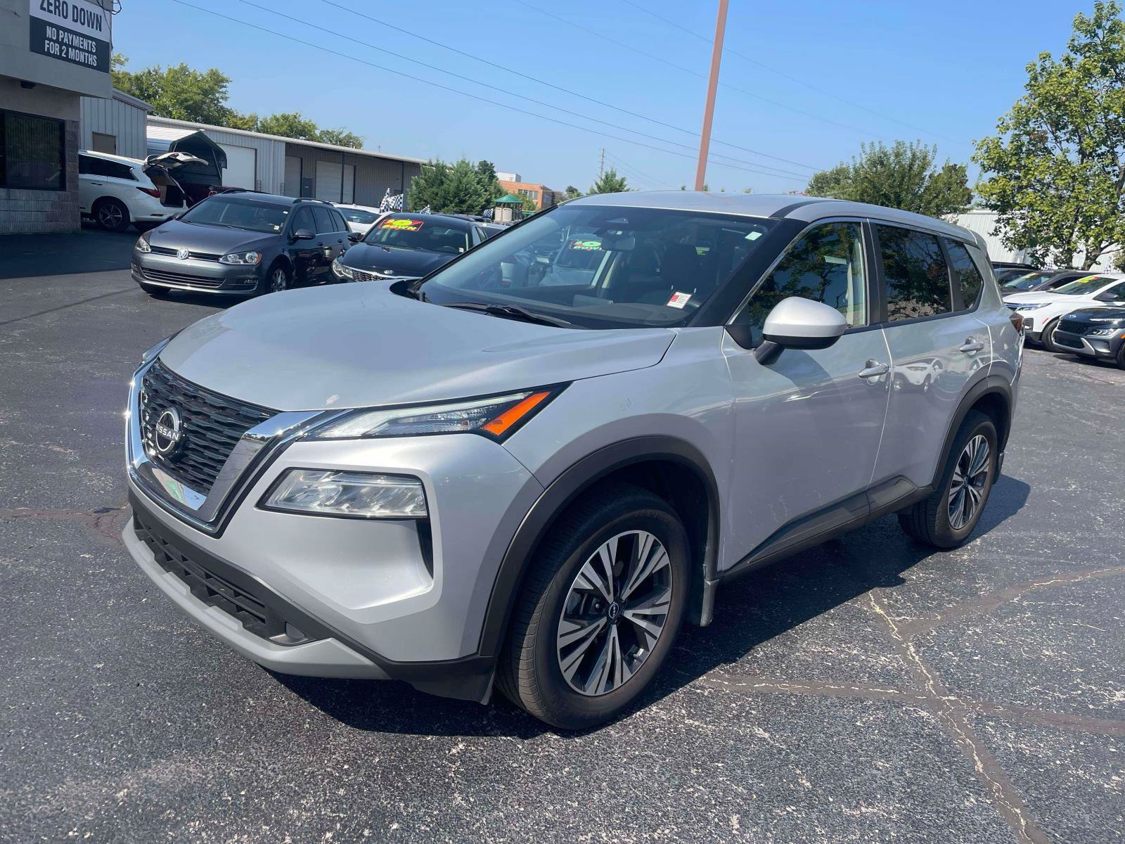 Used 2023 Nissan Rogue SV FWD image 3