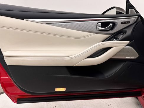 Used 2017 INFINITI Q60 Red Sport 400 image 30