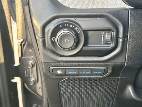 Certified 2025 Jeep Wrangler Unlimited Sahara w/ Safety Group image 22