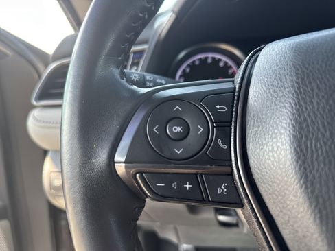 Used 2022 Toyota Camry SE image 19