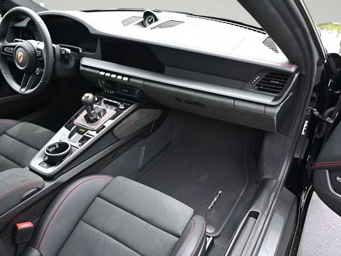 Certified 2026 Porsche 911 GT3 RWD image 22