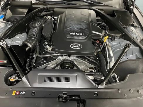 Used 2015 Hyundai Genesis 3.8 RWD image 15