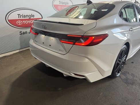 New 2025 Toyota Camry Hybrid image 18