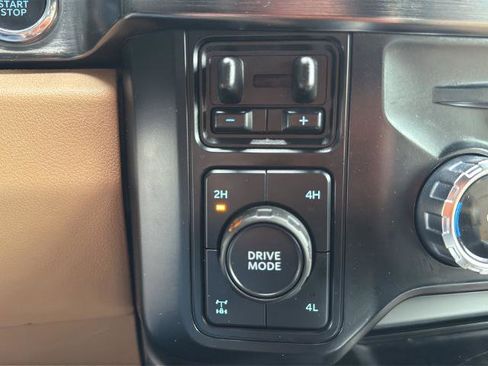 Certified 2024 Ford F250 Lariat w/ Lariat Ultimate Package AWD/4WD image 32