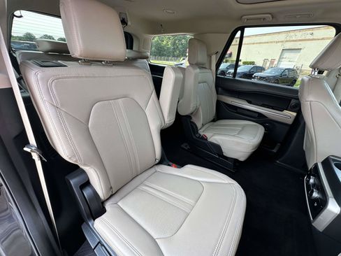 Used 2022 Ford Expedition Limited AWD/4WD image 29