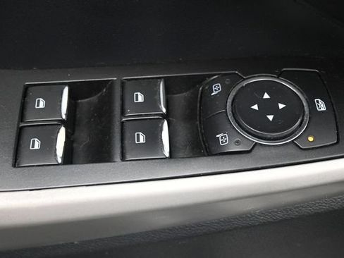 Used 2020 Ford Explorer XLT w/ Cold Weather Package AWD/4WD image 7