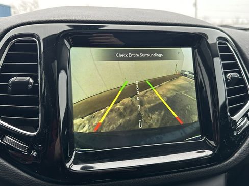 Used 2018 Jeep Compass Limited w/ Navigation Group image 41