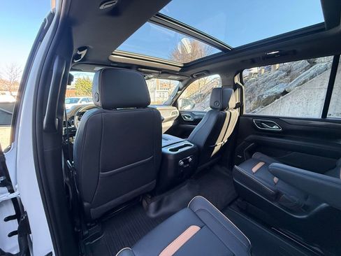Used 2024 GMC Yukon AT4 w/ AT4 Premium Plus Package AWD/4WD image 19