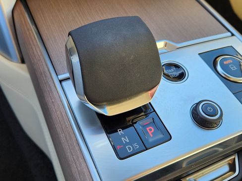 Used 2023 Land Rover Range Rover SE image 23