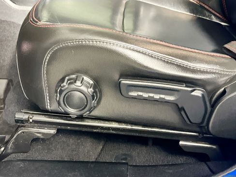 Used 2022 Jeep Gladiator Rubicon w/ Advanced Safety Group image 15